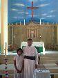 Sodi und der Priester nach der Zeremonie
