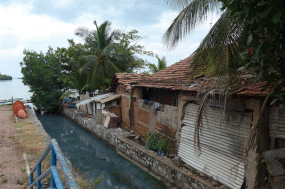 Arme Wohngegend in Negombo