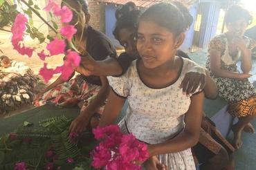 Zusammensitzen mit den Mädchen